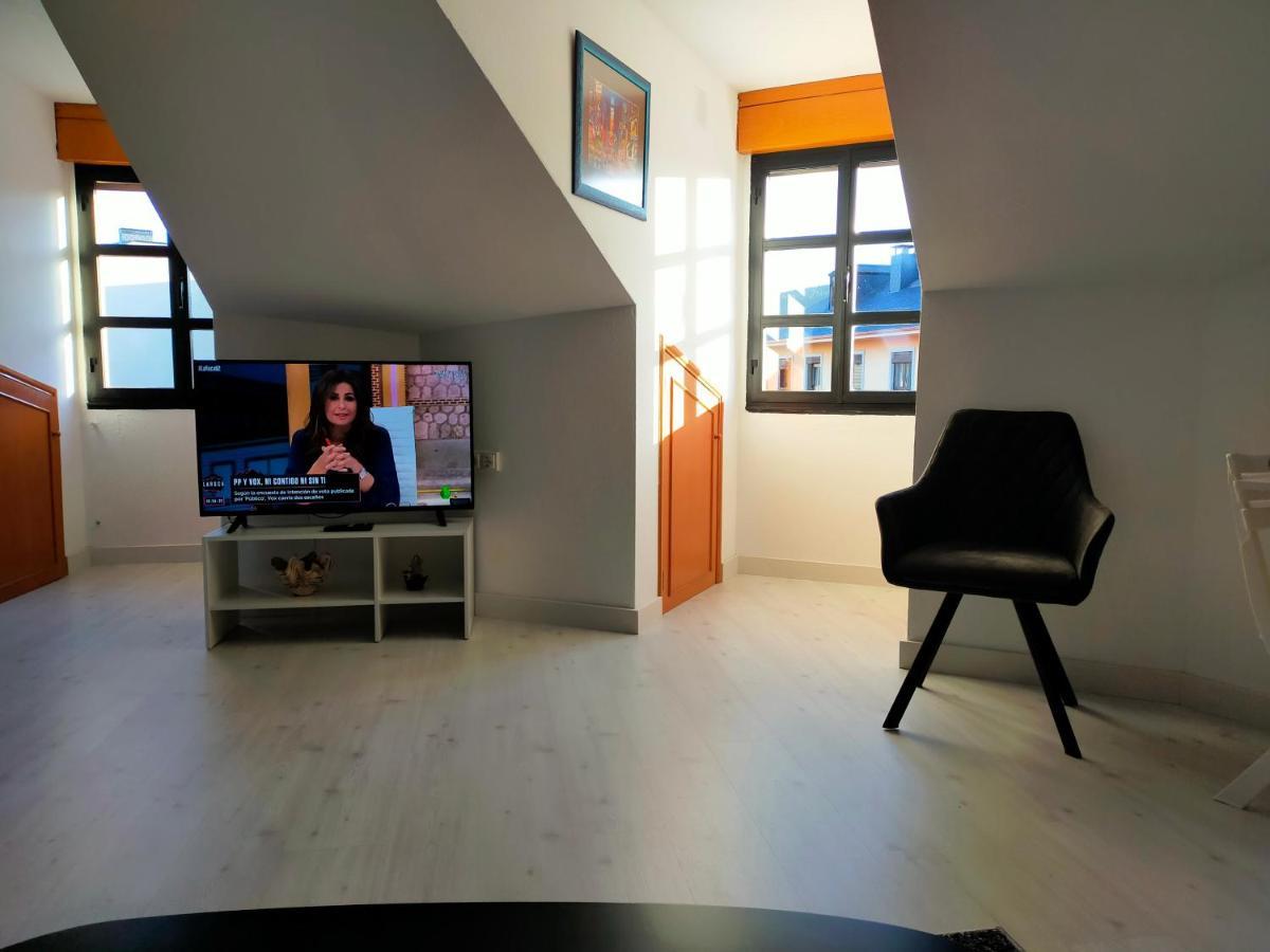 Apartamento En El Casco Antiguo De Ponferrada Esterno foto